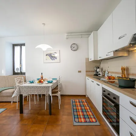 Apartman Alma - 100m Near - Happy *